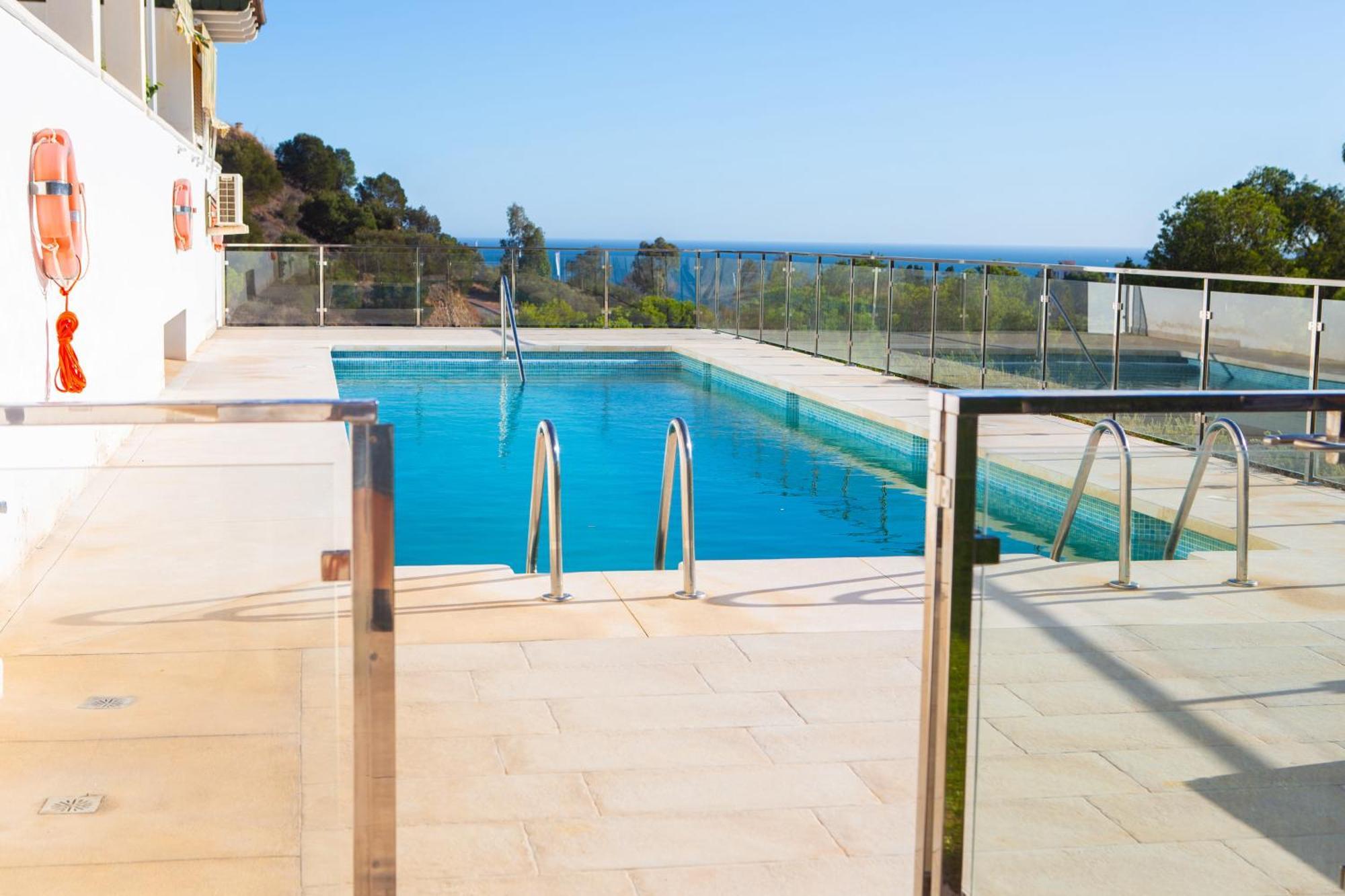 Benalhome - Tu Hogar Con Terraza Y Ducha Exterior Benalmádena Dış mekan fotoğraf